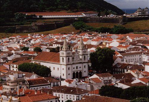 Overview of the historic inner cityCity of Angra do Heroísmo 