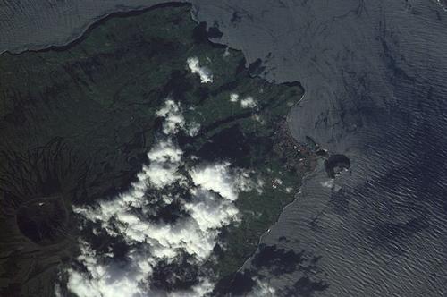 Satellite photo of part of Pico, with the Caldeira crater on the left 