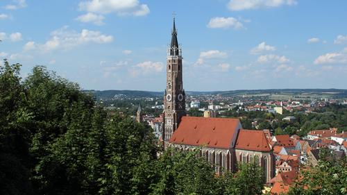 Landshut's St. Martinskirche stands out above everything else