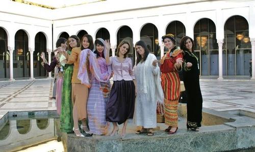 Algerian women in traditional costumes