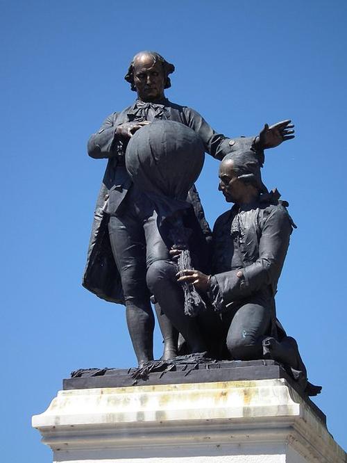 Statue of the Montgolfier brothers in Annonay, Ardèche 
