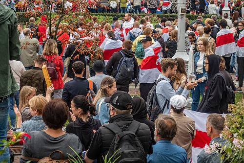 Protesting population of Belarus 2020