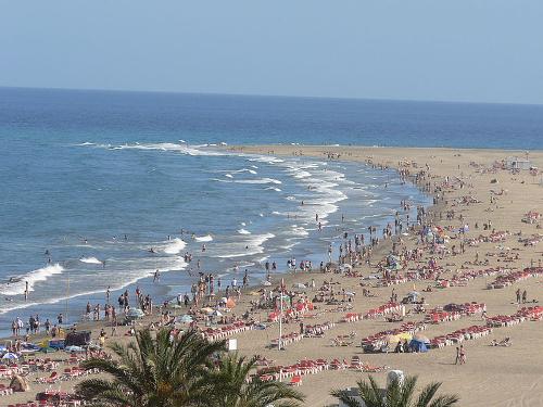 Beach and tourists, Gran Canaria