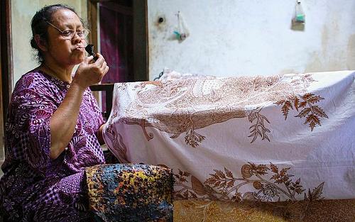Making batik tulis in Desa Batik Girilayu, Central Java