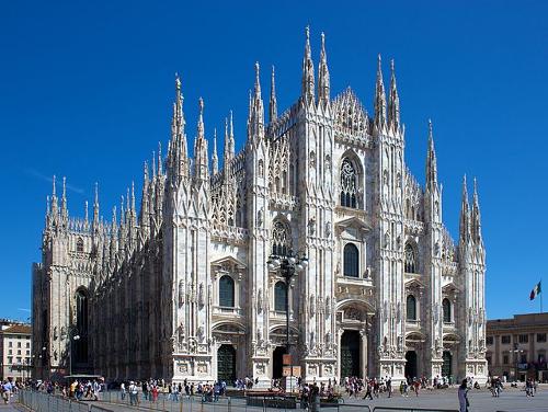 Duomo of Milan, seen from the Piazza del Duomo