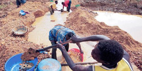 Kenyan residents living in Migori province use traditional method to extract gold