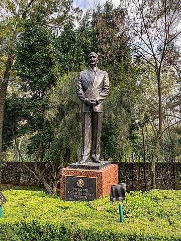 Statue of Carlos Salinas de Gortari, Mexico