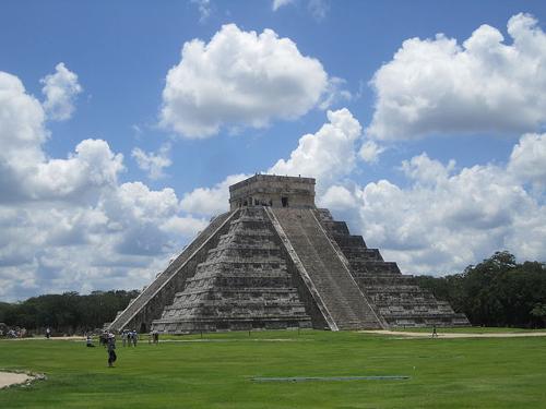 Mayan pyramid of the archaeological site of Chichen Itza, Yucatan, Mexico