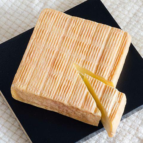 Maroilles, cheese from Picardy