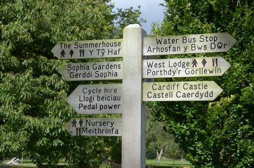 Traffic Sign in Welsh and English