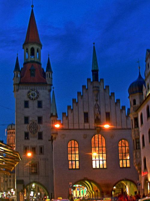 Munich old town hall at night