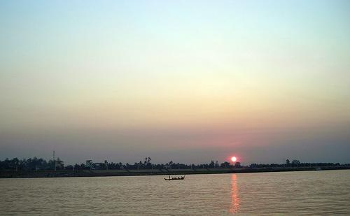 Sunrise over the Mekong at Phnom Penh 