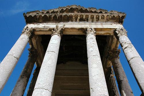 Pula Augustus temple