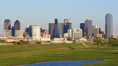 Downtown Dallas seen from Trinity Rivier 